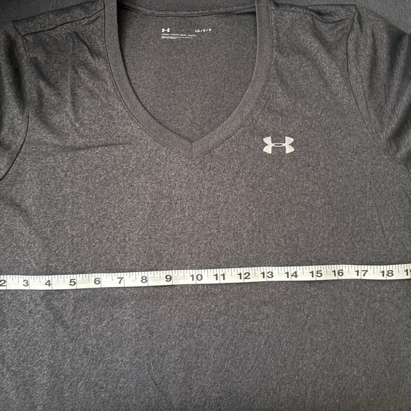Under Armour Gray V-Neck Tank Top - Picture 4 of 6